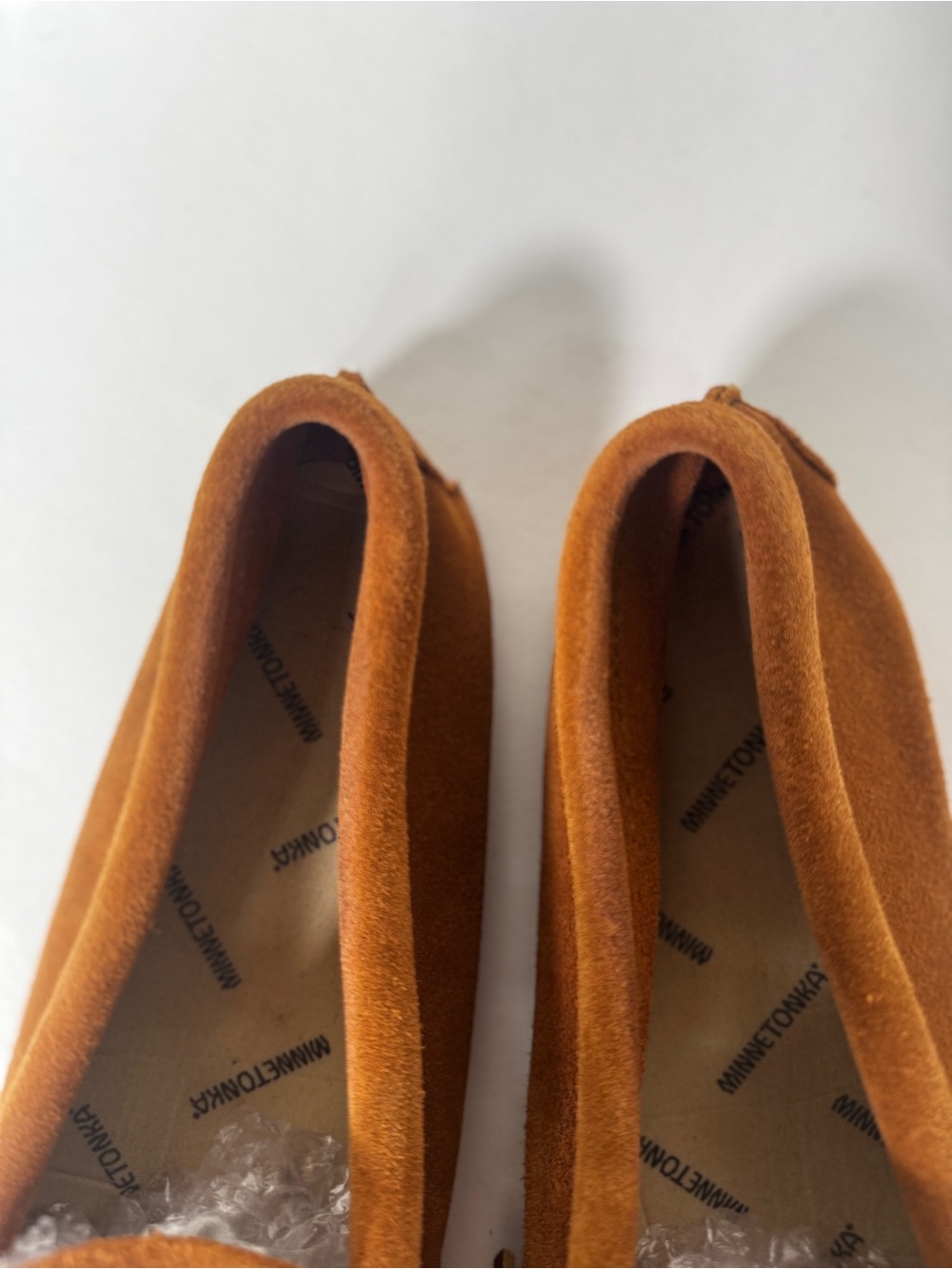 Minnetonka 703 Men’s 9.5 Brown Suede Leather Soft Sole Moccasins - Picture 6 of 8